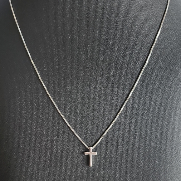 Silver Tone Necklace With Cross Pendant Adjustable - Picture 4 of 11